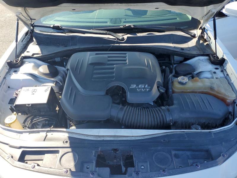 61044156 :رقم المزاد ، 2C3CCAAG5FH785775 vin ، 2015 Chrysler 300 مزاد بيع
