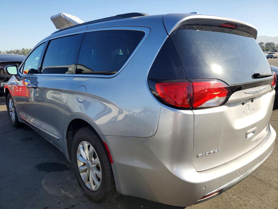 Продажа на аукционе авто 2017 Chrysler Pacifica, vin: 2C4RC1BG3HR657861, номер лота: 63602586