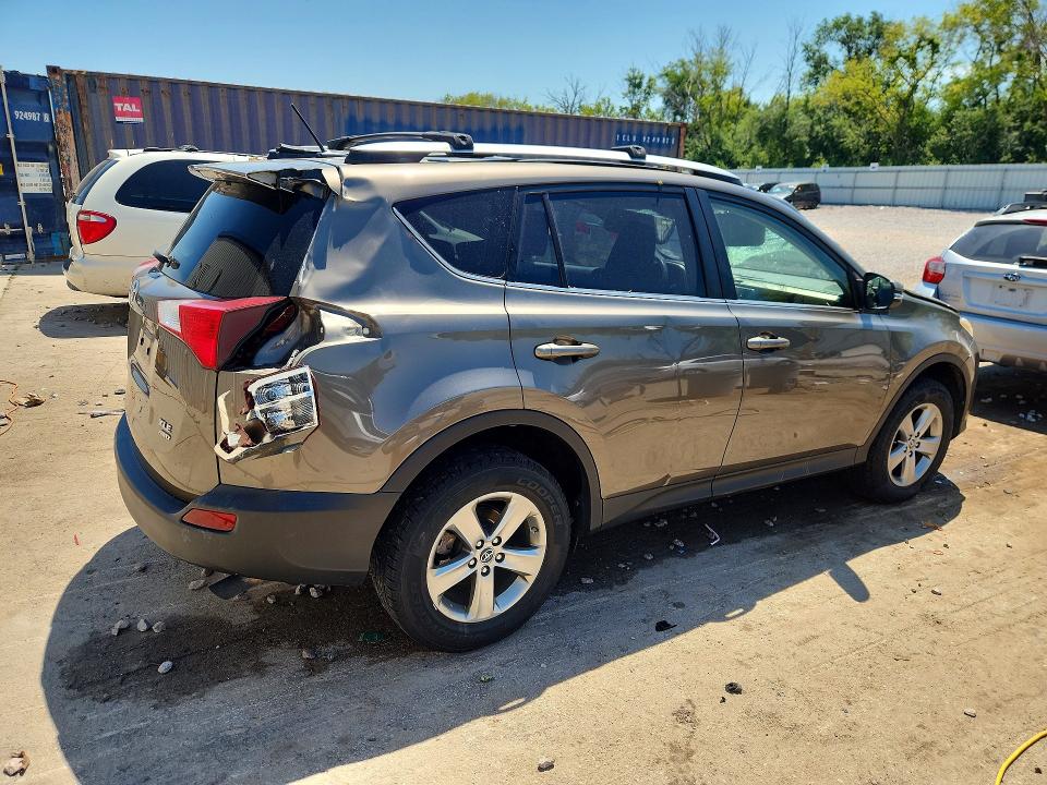 2015 Toyota Rav4 მანქანა იყიდება აუქციონზე, vin: JTMRFREV0FD134054, აუქციონის ნომერი: 60202636