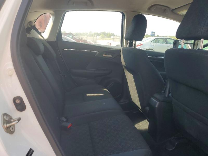 60073176 :رقم المزاد ، 3HGGK5H54FM721984 vin ، 2015 Honda Fit مزاد بيع