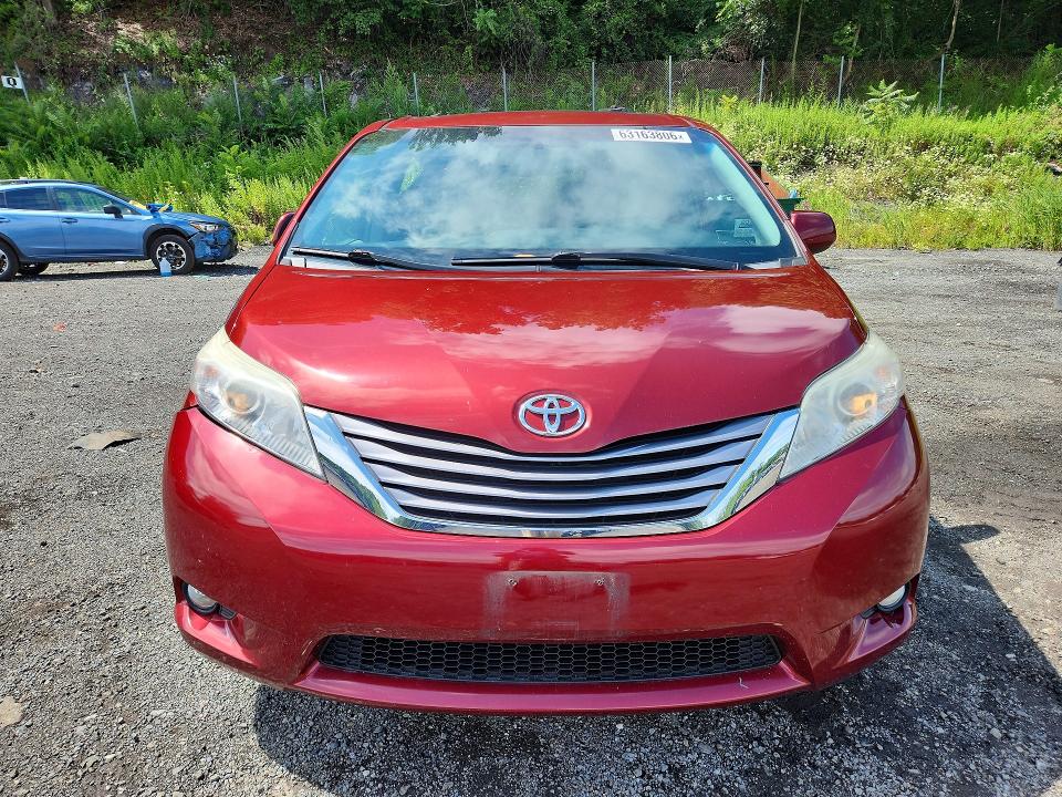 2017 Toyota Sienna მანქანა იყიდება აუქციონზე, vin: 5TDDZ3DC2HS150424, აუქციონის ნომერი: 63163806