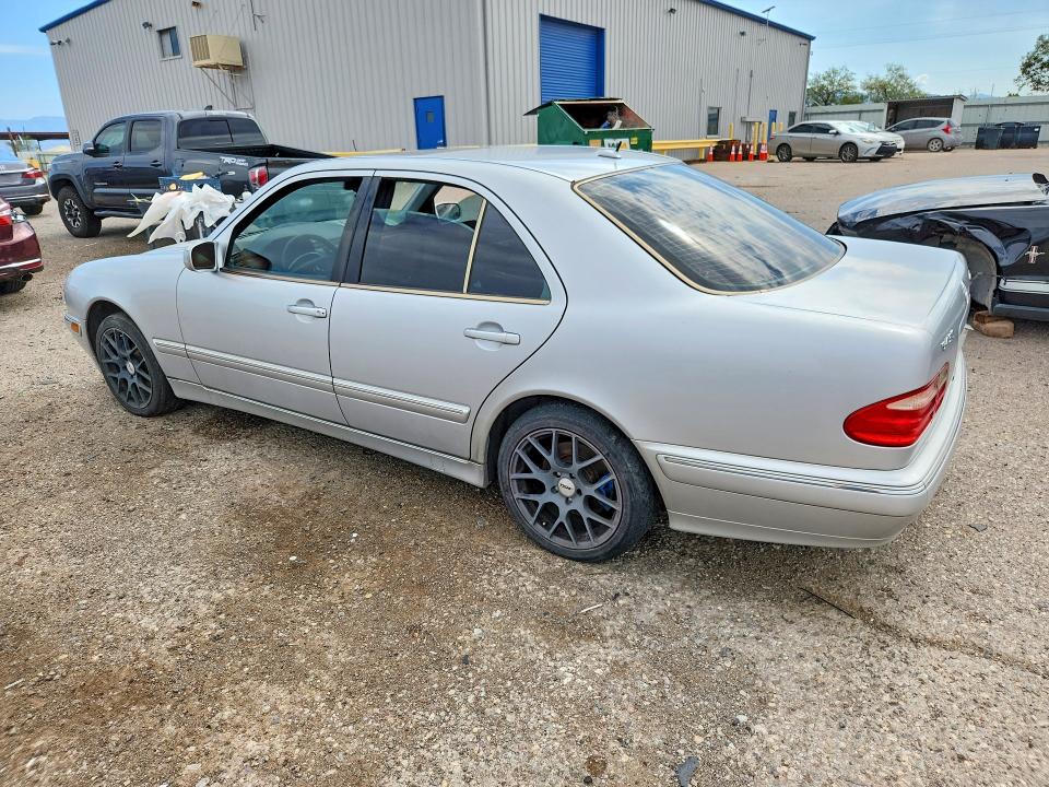 2000 Mercedes-benz E მანქანა იყიდება აუქციონზე, vin: WDBJF83J6YX034323, აუქციონის ნომერი: 61947786