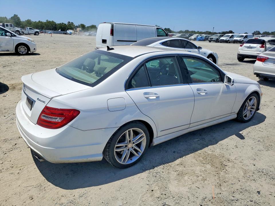 Продажа на аукционе авто 2013 Mercedes-benz C, vin: WDDGF8AB2DG147922, номер лота: 58845136