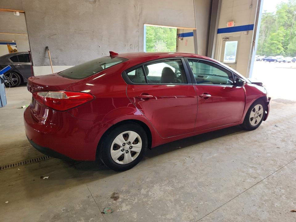 2015 Kia Forte მანქანა იყიდება აუქციონზე, vin: KNAFX4A62F5367796, აუქციონის ნომერი: 62533606