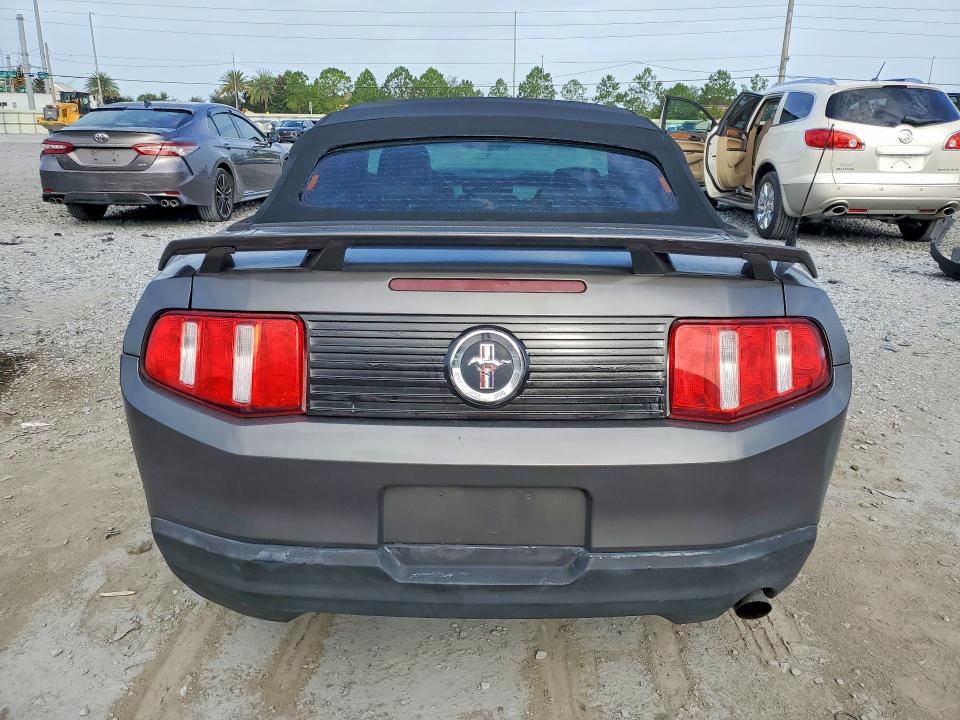60875126 :رقم المزاد ، 1ZVBP8EN5A5119865 vin ، 2010 Ford Mustang مزاد بيع