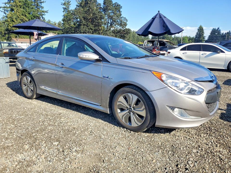 2014 Hyundai Sonata მანქანა იყიდება აუქციონზე, vin: KMHEC4A49EA105526, აუქციონის ნომერი: 62668136