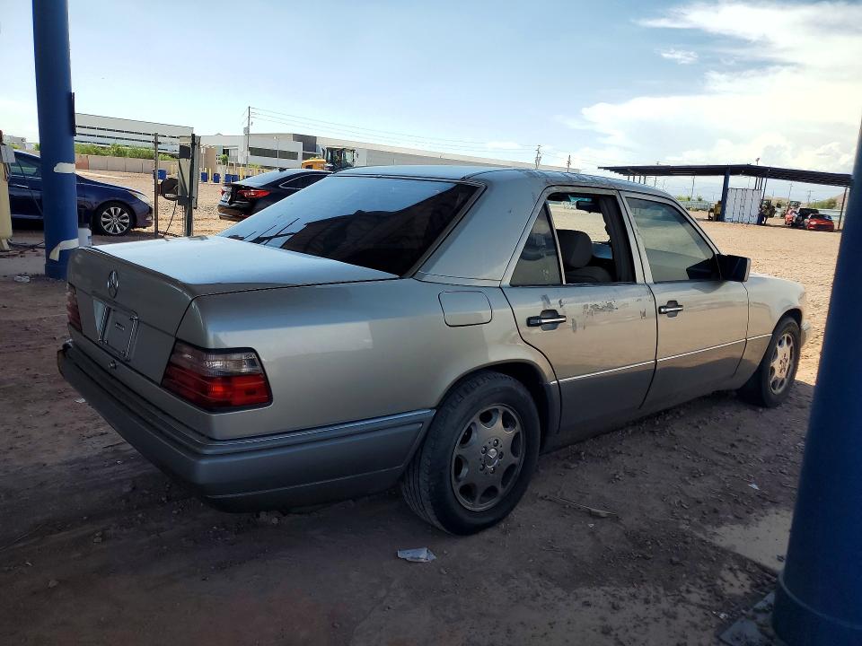 61955566 :رقم المزاد ، WDBEA32E3SC173248 vin ، 1995 Mercedes-benz E مزاد بيع