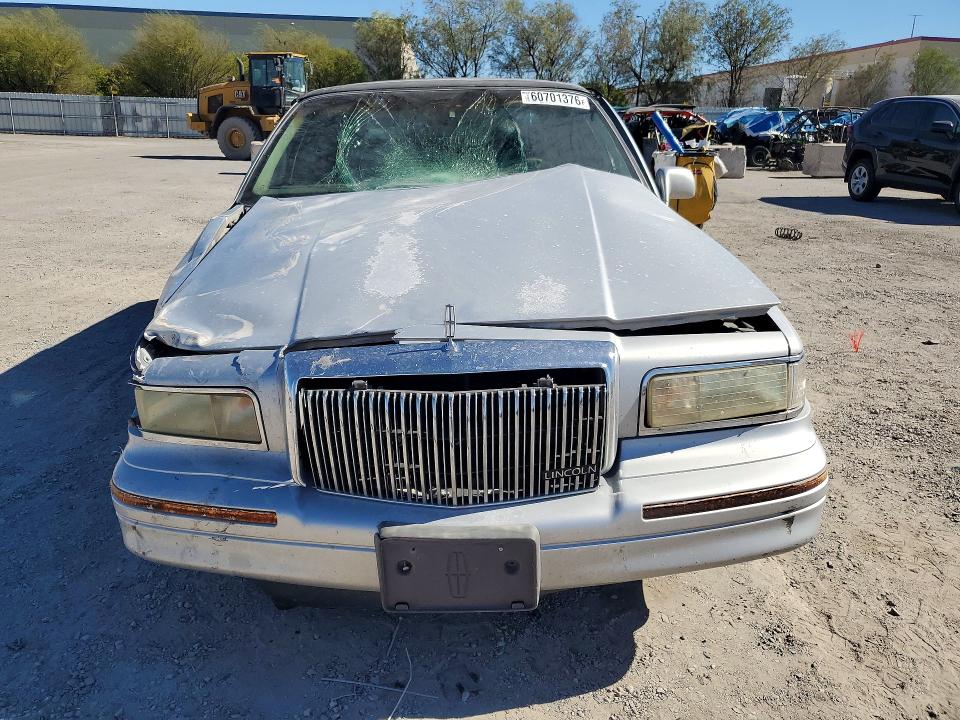 Продажа на аукционе авто 1995 Lincoln Town Car, vin: 1LNLM81W8SY624387, номер лота: 60701376