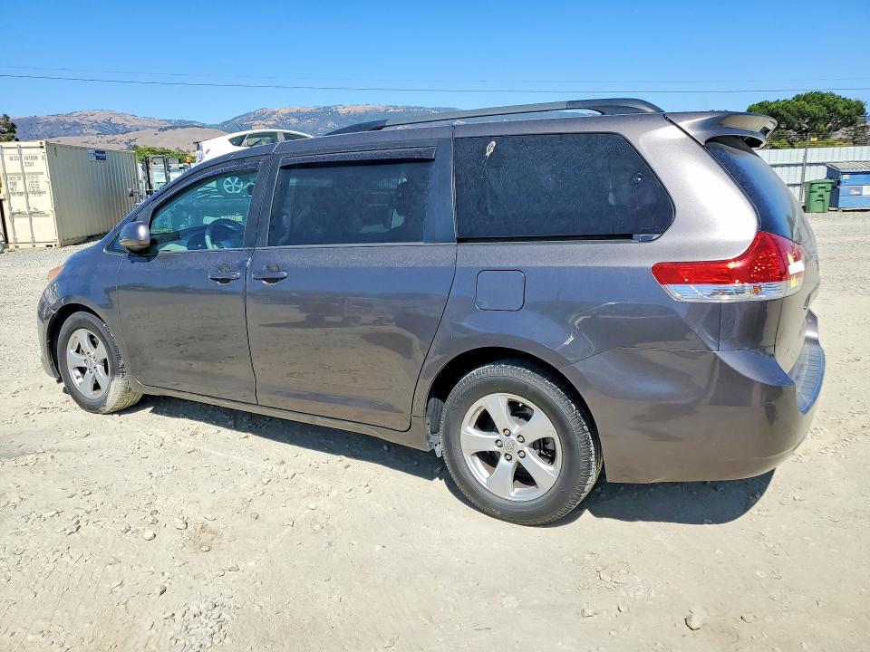 Продажа на аукционе авто 2013 Toyota Sienna, vin: 5TDKK3DC3DS397649, номер лота: 59231996