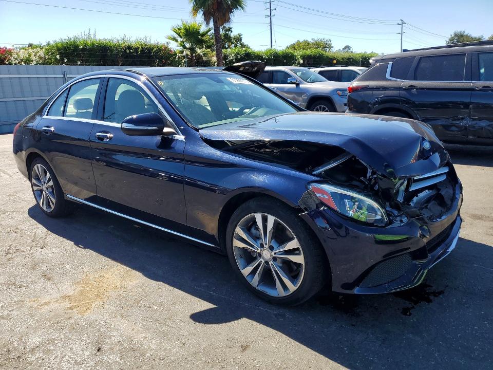 61990916 :رقم المزاد ، 55SWF4KB1FU040045 vin ، 2015 Mercedes-benz C مزاد بيع