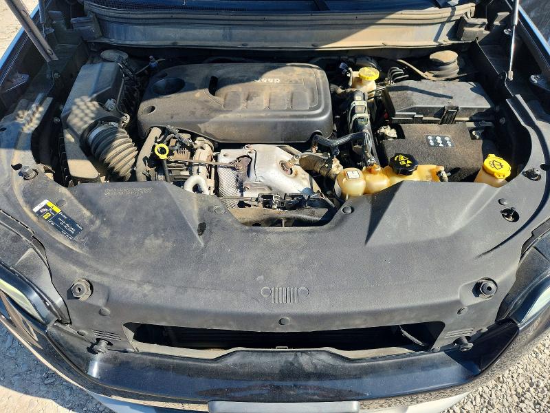 60619876 :رقم المزاد ، 1C4PJMDN7KD272016 vin ، 2019 Jeep Cherokee مزاد بيع