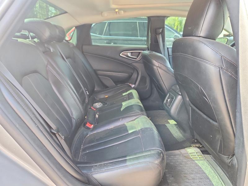 59384926 :رقم المزاد ، 1C3CCCCB7GN183353 vin ، 2016 Chrysler 200 مزاد بيع