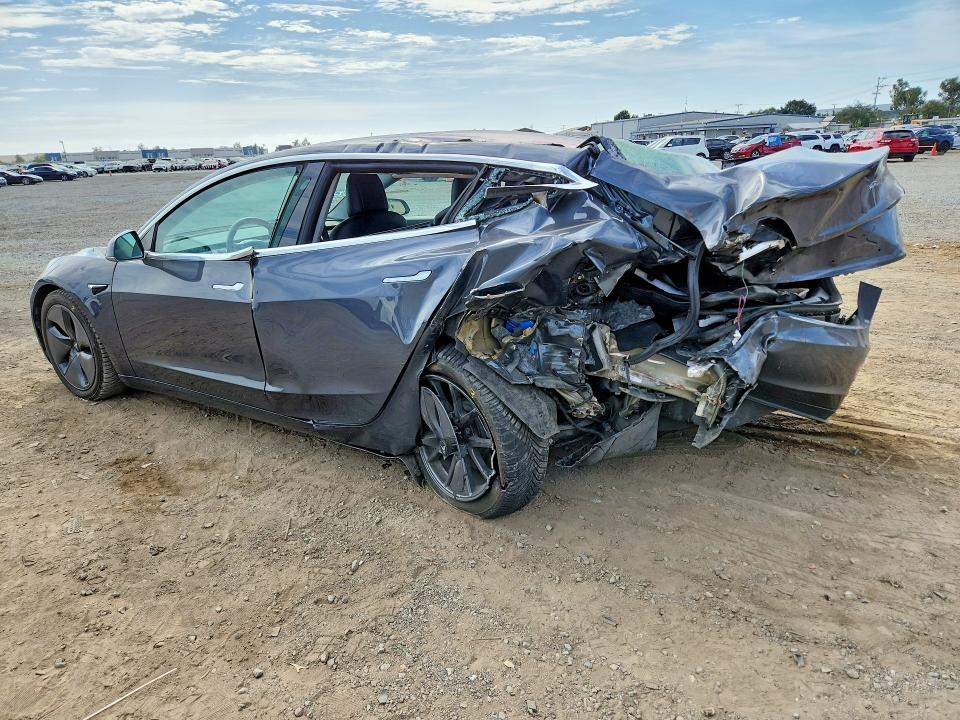 2017 Tesla Model 3 მანქანა იყიდება აუქციონზე, vin: 5YJ3E1EA5HF001261, აუქციონის ნომერი: 62686026