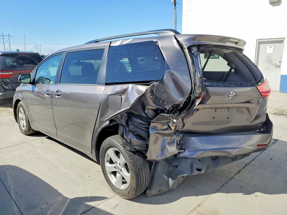 Продаж на аукціоні авто 2015 Toyota Sienna, vin: 5TDKK3DC8FS669051, номер лоту: 60241906