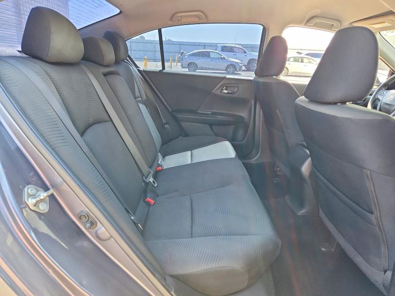 62275336 :رقم المزاد ، 1HGCR2F37FA141622 vin ، 2015 Honda Accord مزاد بيع