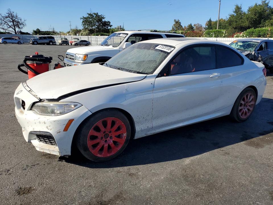61520106 :رقم المزاد ، WBA1J7C5XGV360226 vin ، 2016 Bmw M235i مزاد بيع