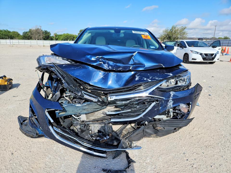 60626136 :رقم المزاد ، 1G1ZE5SX0NF108308 vin ، 2022 Chevrolet Malibu مزاد بيع