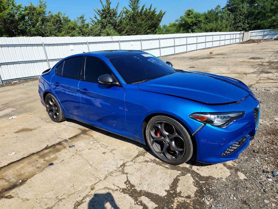 63433736 :رقم المزاد ، ZARFAMBN5K7611956 vin ، 2019 Alfa Romeo Giulia مزاد بيع