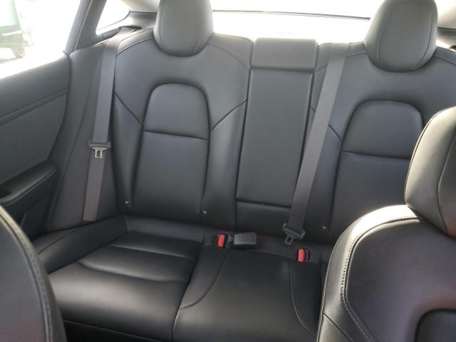 60736416 :رقم المزاد ، 5YJ3E1EB2JF083335 vin ، 2018 Tesla Model 3 مزاد بيع