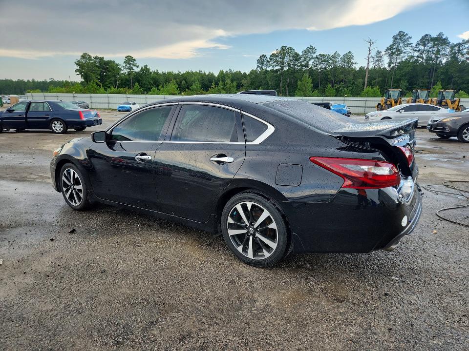 Продаж на аукціоні авто 2018 Nissan Altima, vin: 1N4AL3AP2JC221288, номер лоту: 61571116