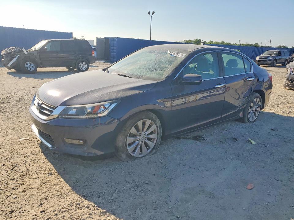 Auction sale of the 2014 Honda Accord, vin: 1HGCR2F83EA038059, lot number: 62260216