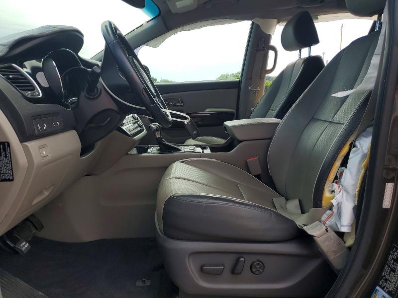 62275926 :رقم المزاد ، KNDMC5C16H6326470 vin ، 2017 Kia Sedona مزاد بيع