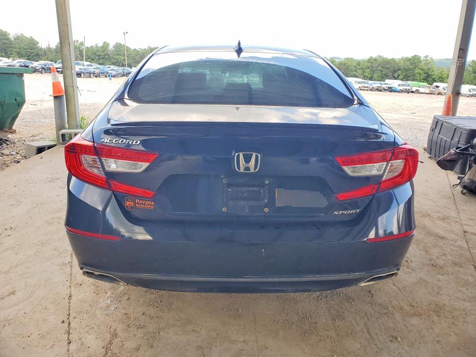 61612876 :رقم المزاد ، 1HGCV1F35JA068779 vin ، 2018 Honda Accord مزاد بيع