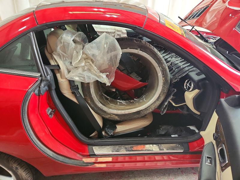 61105796 :رقم المزاد ، WDDPK4HA7FF109760 vin ، 2015 Mercedes-benz Slk مزاد بيع