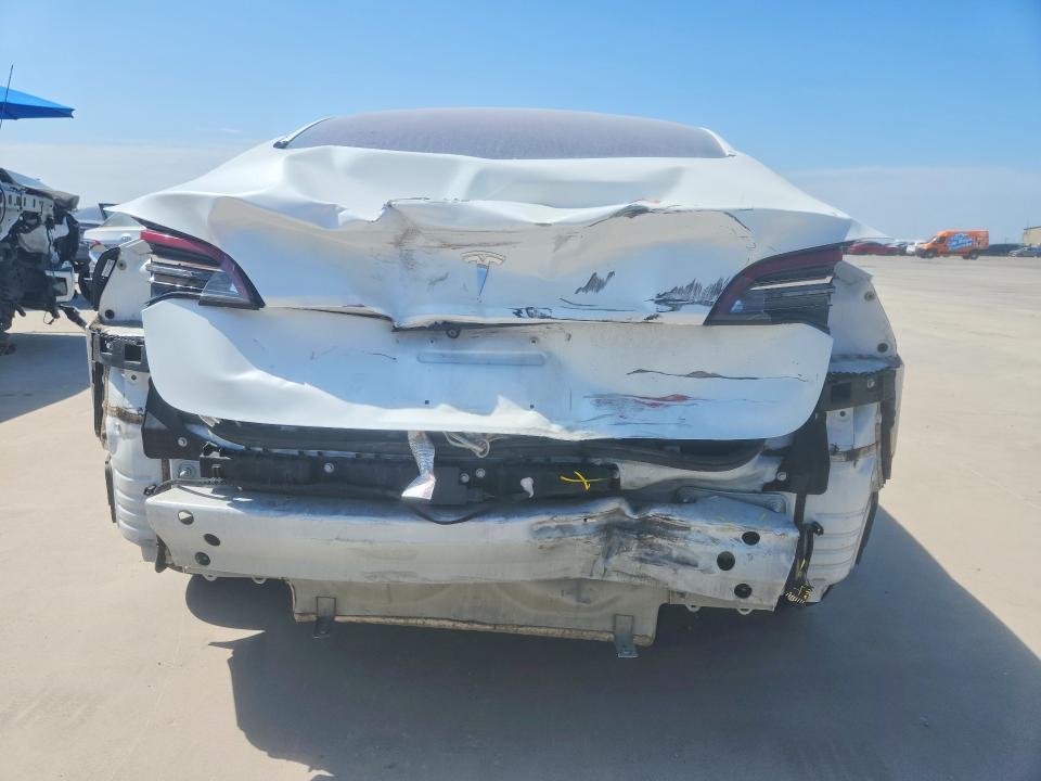 Продаж на аукціоні авто 2018 Tesla Model 3, vin: 5YJ3E1EAXJF020524, номер лоту: 63105306