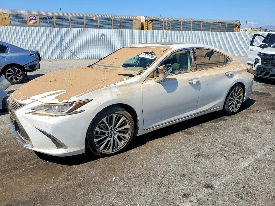 61774286 :رقم المزاد ، 58ADZ1B15MU109964 vin ، 2021 Lexus Es 350 مزاد بيع