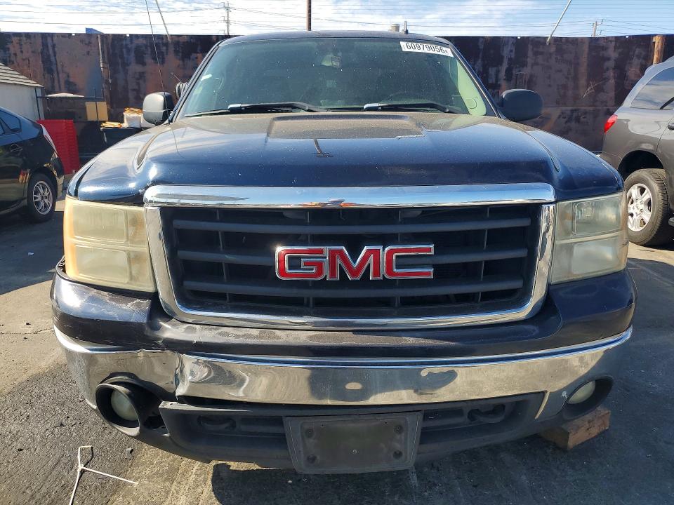 60979056 :رقم المزاد ، 3GTEC13C27G529478 vin ، 2007 Gmc New Sierra مزاد بيع