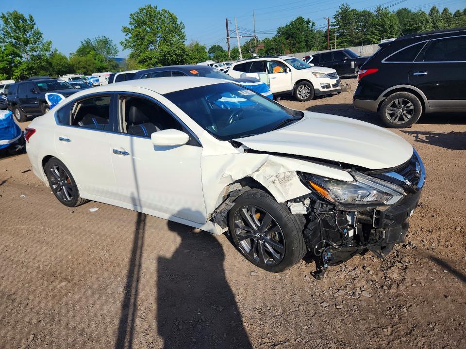 85792855 :رقم المزاد ، 1N4AL3APXJC142774 vin ، 2018 Nissan Altima مزاد بيع