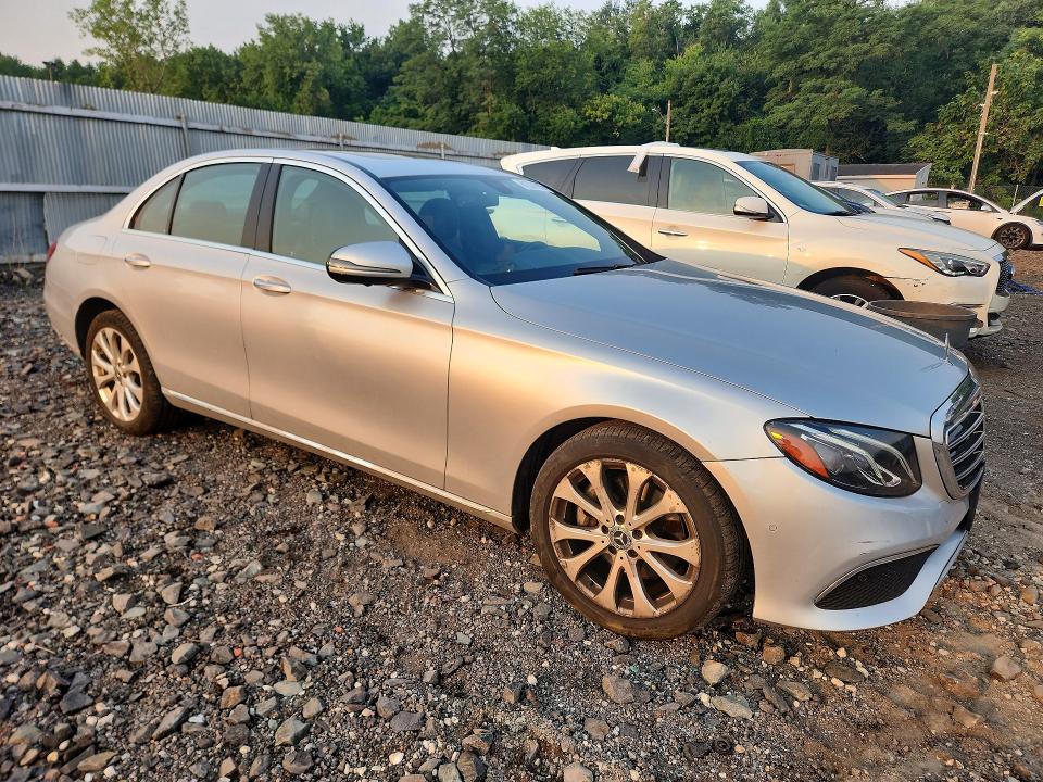 Продажа на аукционе авто 2019 Mercedes-benz E, vin: WDDZF4KB9KA562784, номер лота: 61331016