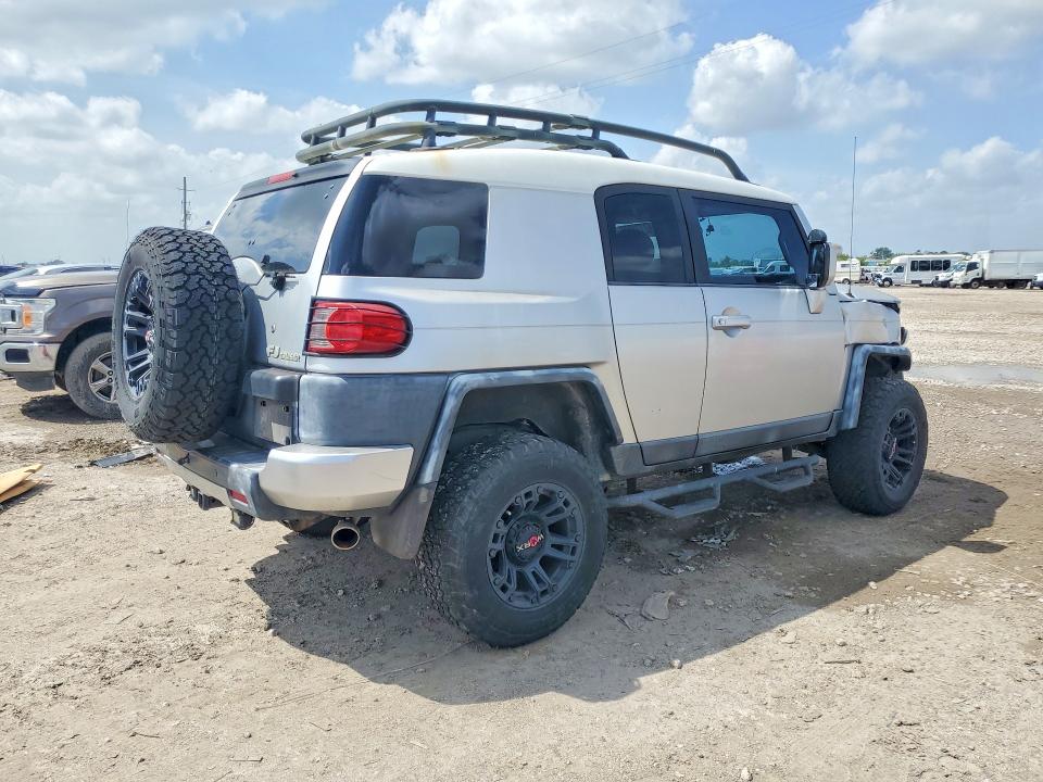 62778836 :رقم المزاد ، JTEBU11F370050077 vin ، 2007 Toyota Fj Cruiser مزاد بيع