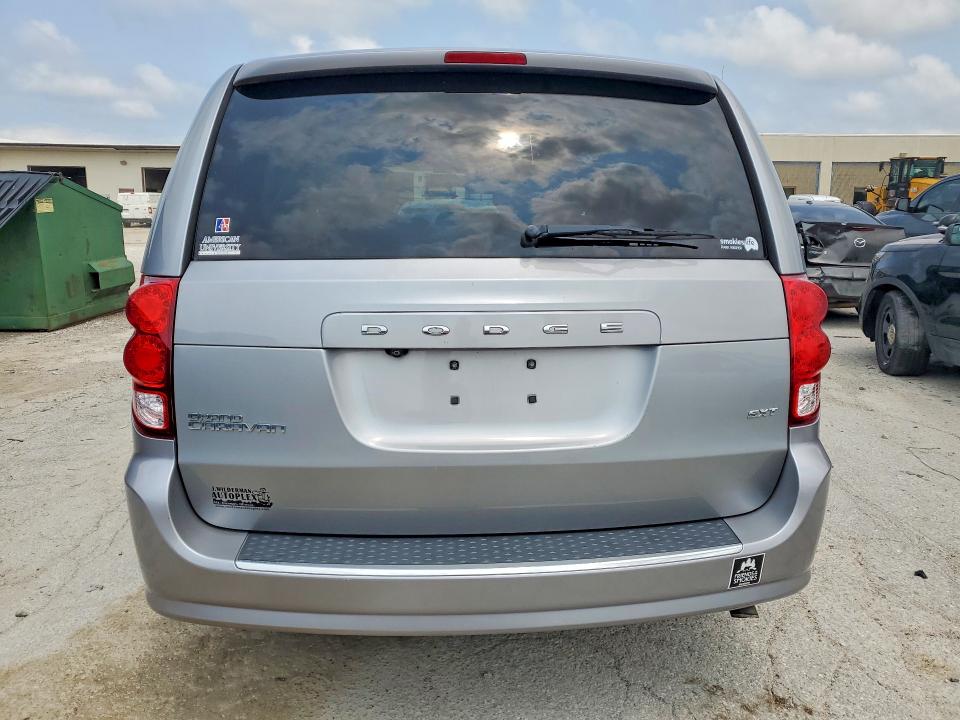 62617236 :رقم المزاد ، 2C4RDGCG3FR691651 vin ، 2015 Dodge Grand Caravan مزاد بيع