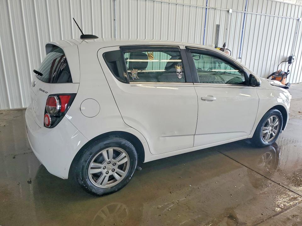 60963506 :رقم المزاد ، 1G1JC6SH4F4196116 vin ، 2015 Chevrolet Sonic مزاد بيع