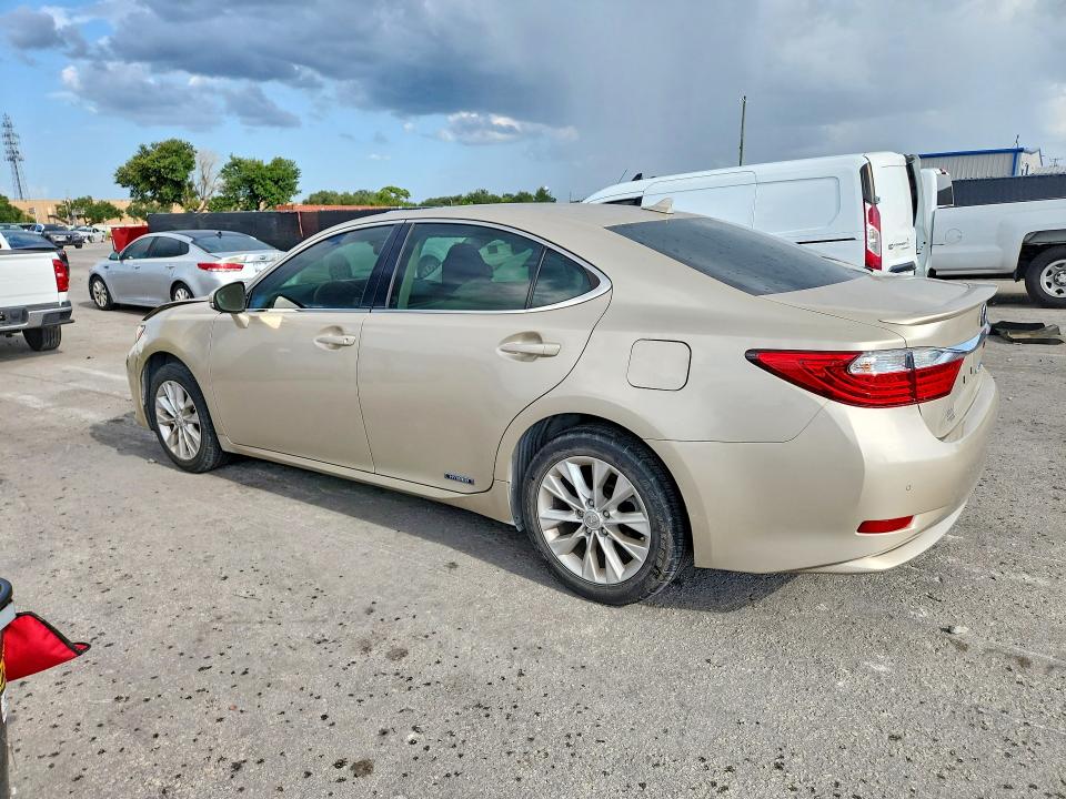 61851826 :رقم المزاد ، JTHBW1GG4D2003265 vin ، 2013 Lexus Es مزاد بيع