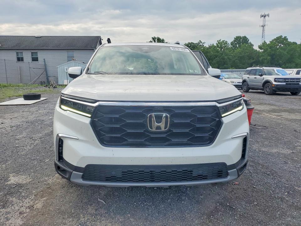 60781456 :رقم المزاد ، 5FNYG1H80SB038640 vin ، 2025 Honda Pilot مزاد بيع