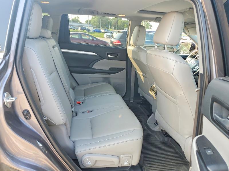 62932836 :رقم المزاد ، 5TDJZRFH9KS578819 vin ، 2019 Toyota Highlander مزاد بيع