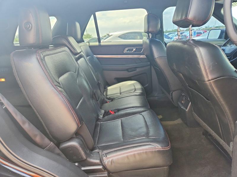 61397856 :رقم المزاد ، 1FM5K8GT4HGC45087 vin ، 2017 Ford Explorer مزاد بيع