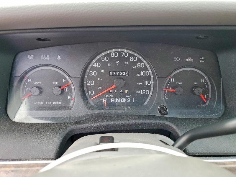 61556126 :رقم المزاد ، 2FAFP74W1YX139635 vin ، 2000 Ford Crown Victoria مزاد بيع