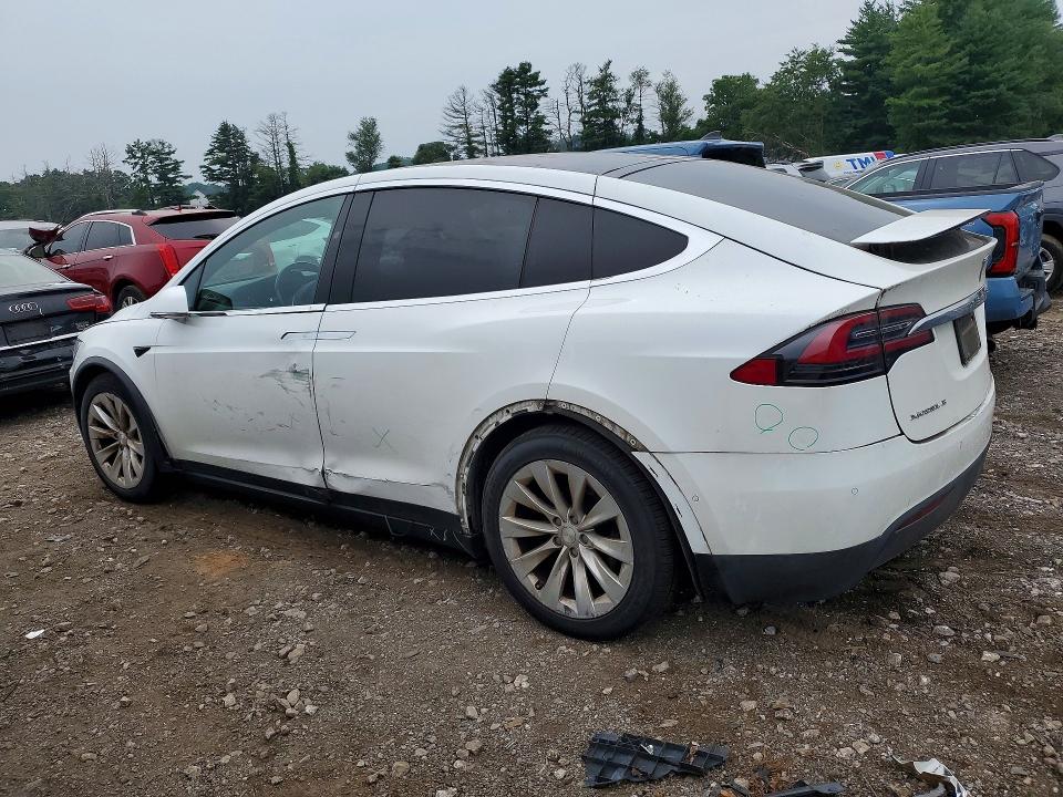 60556546 :رقم المزاد ، 5YJXCBE29GF022814 vin ، 2016 Tesla Model X مزاد بيع