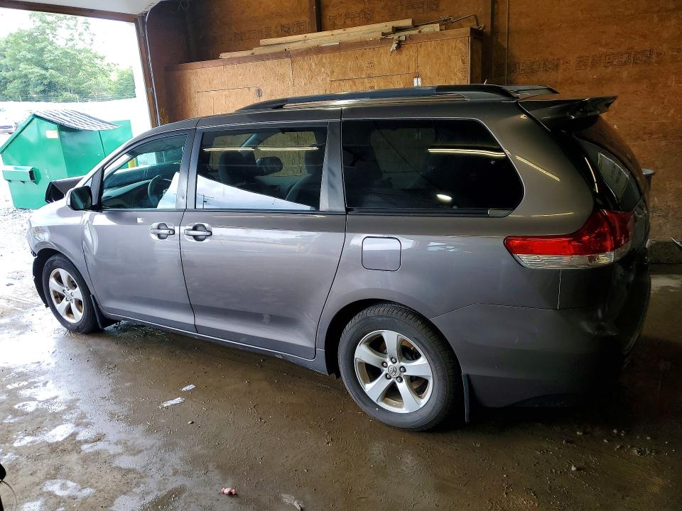 59715376 :رقم المزاد ، 5TDKK3DC4CS182070 vin ، 2012 Toyota Sienna مزاد بيع