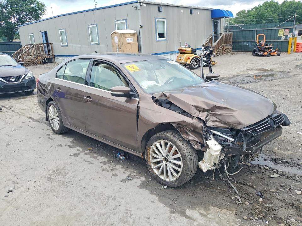 60586286 :رقم المزاد ، 3VWGZ7AJ6BM373531 vin ، 2011 Volkswagen Jetta مزاد بيع