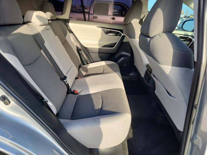 61696466 :رقم المزاد ، 2T3W1RFV0KW018317 vin ، 2019 Toyota Rav4 مزاد بيع