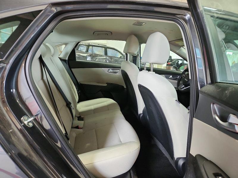 61849096 :رقم المزاد ، 3KPF24AD7NE494885 vin ، 2022 Kia Forte مزاد بيع