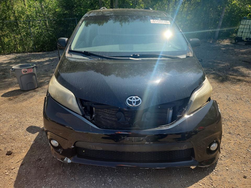 61435046 :رقم المزاد ، 5TDXK3DC9BS127036 vin ، 2011 Toyota Sienna مزاد بيع