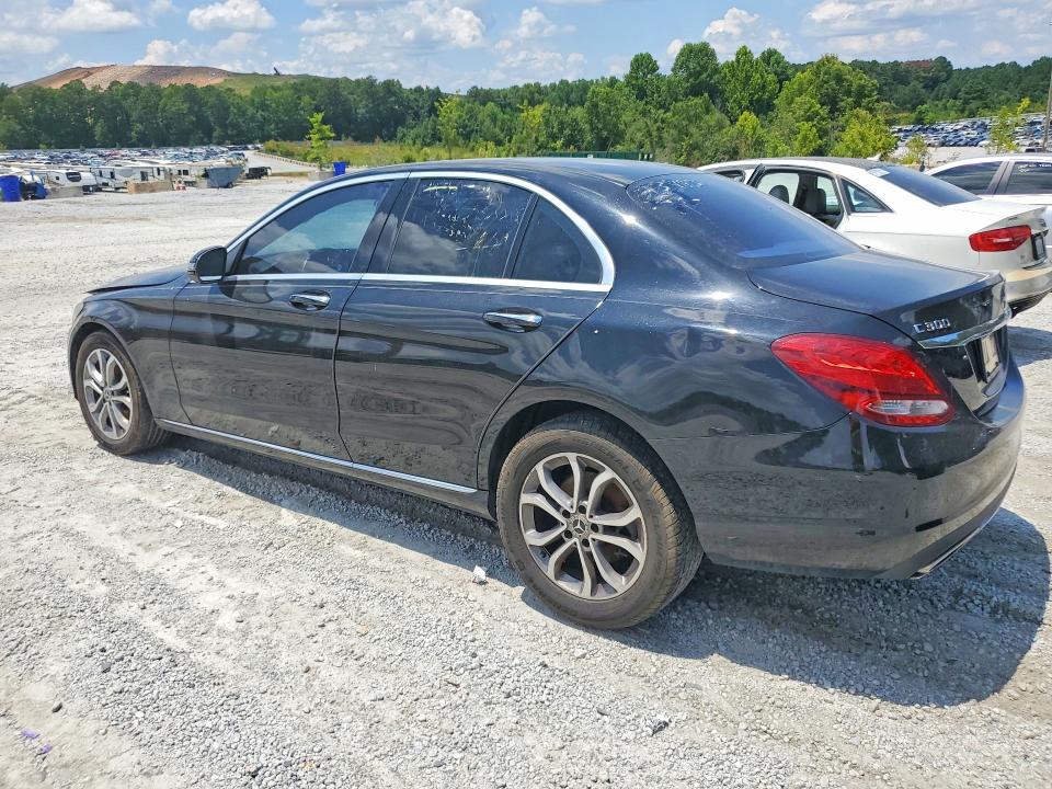 61481796 :رقم المزاد ، 55SWF4KB2HU213493 vin ، 2017 Mercedes-benz C مزاد بيع