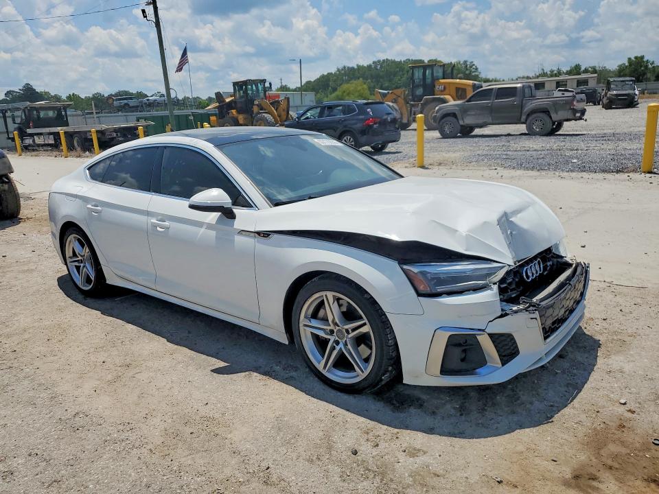 60170636 :رقم المزاد ، WAUDACF51MA021102 vin ، 2021 Audi A5 مزاد بيع
