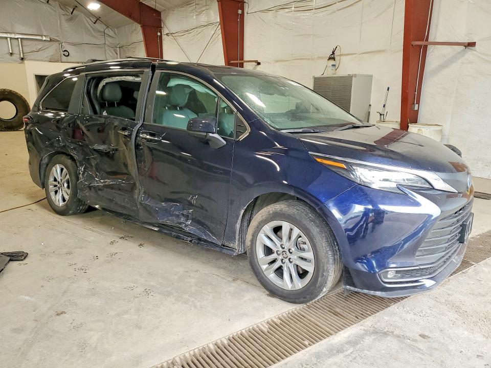 61098046 :رقم المزاد ، 5TDJSKFC8SS177374 vin ، 2025 Toyota Sienna مزاد بيع